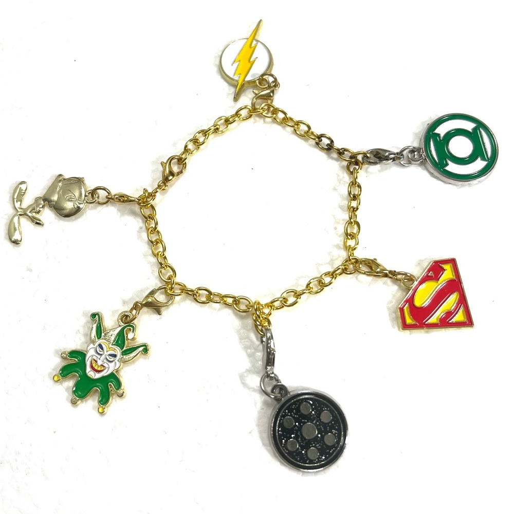 NWOT BRACELET LOONEY TONES TWEETY BIRD AND FRIENDS